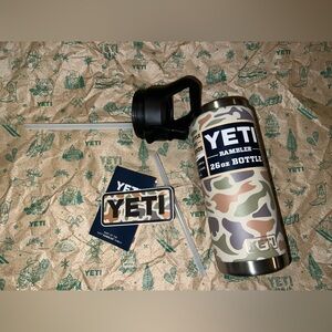 NWT 26OZ Camo YETI Rambler 26oz Bottle - Straw Cap